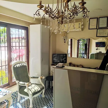 Emir Palace Aparthotel 3*